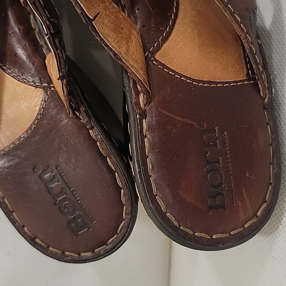 BORN BROWN LEATHER 2-1/2" WEDGE HEEL SANDAL (sz 9) - Picture 6 of 8